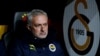 Mourinho, dün akşamki maçın ardından yaptığı açıklamalarda ev sahibi Galatasaray’ın yedek kulübesinin bir pozisyondan sonra “maymun gibi zıpladığını” söyledi.