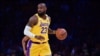 Los Angeles Lakers’ın yıldız oyuncusu LeBron James hem normal sezonda hem de playoff’larda NBA tarihinin en skorer oyuncusu oldu. 